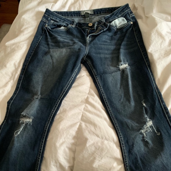 Trendy almost new jeans - Picture 1 of 2